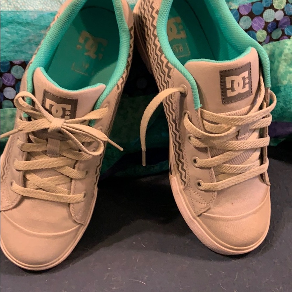 DC skaters sneakers
